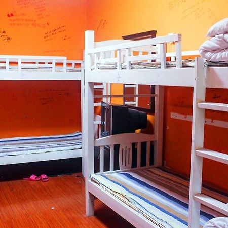 Dengba Hostel Chengdu Branch Buitenkant foto